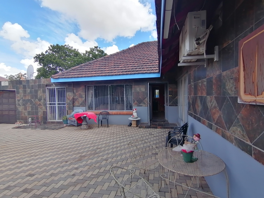 4 Bedroom Property for Sale in Stilfontein Ext 4 North West